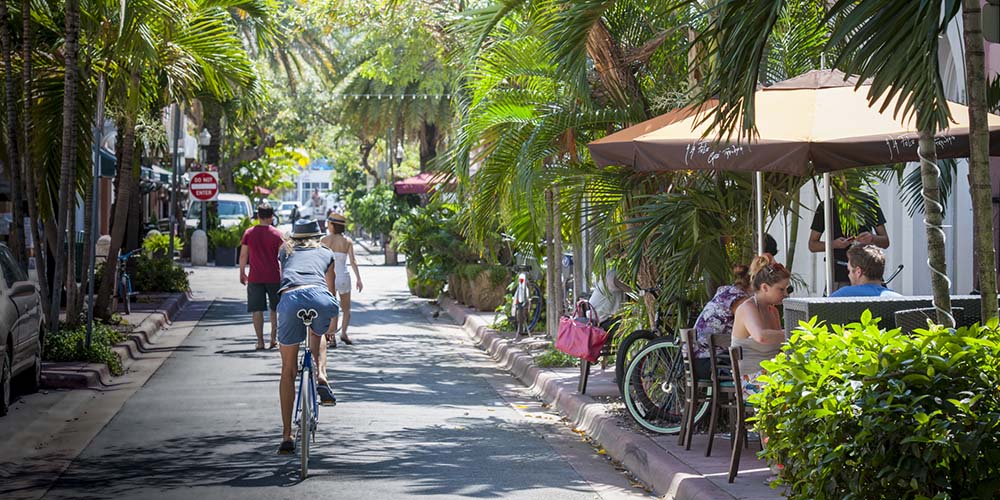 miami-cyclying-pedestrianised-streets