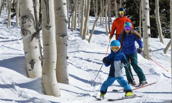 steamboat-springs-colorado-family-skiing