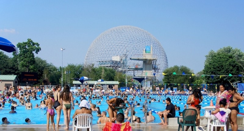 children enjoying parc jean-drapeau aquatic complex montreal canada