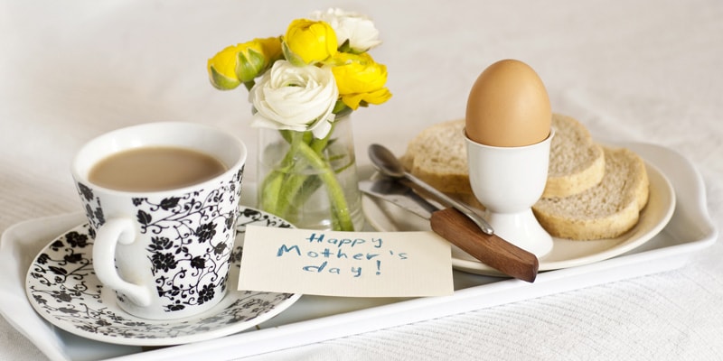 breakfast-in-bed-mothers-day
