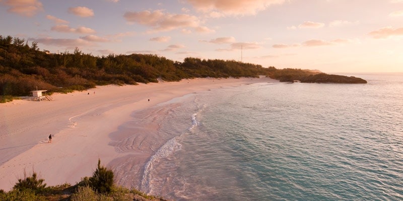Bermuda-beach-with-pink-sands