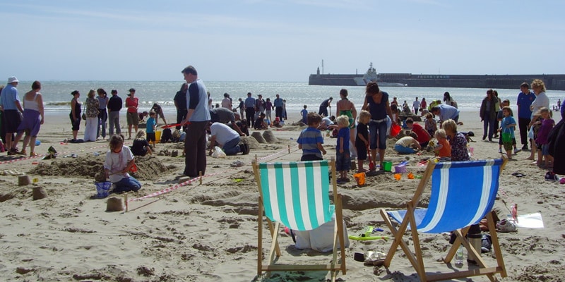 folkestone-best-beaches-in-england-for-british-seaside-traditions
