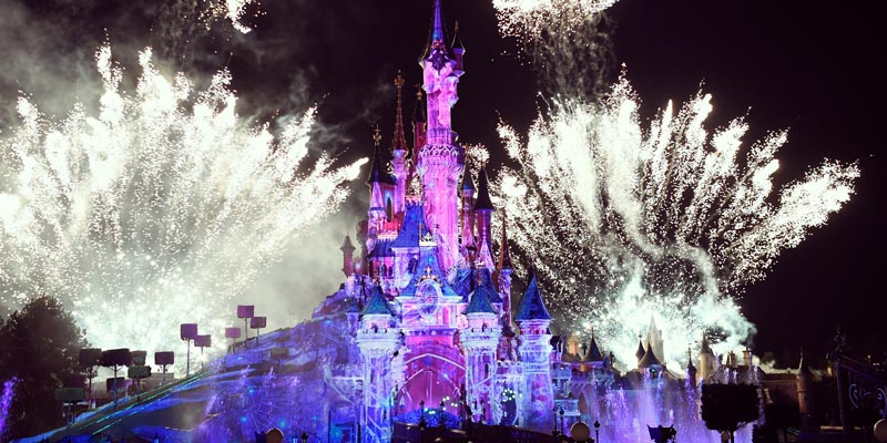 Disney-Illuminations_purple-lights