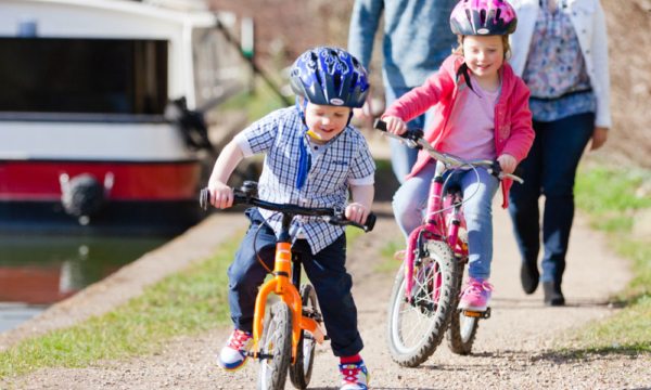 free-family-waterside-adventures-Canal-and-River-Trust-Family-Cycling-feature fun things August