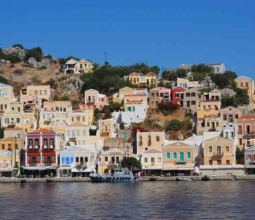 symi-harbour-with-neoclassical-townhouses-dodecanes-islands-greece-2022