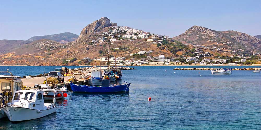 skyros-boats-in-rocky-harbour-summer-day-greek-island-holidays-2022