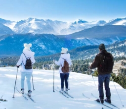 Colorado-three-people-on-mountain-skiing