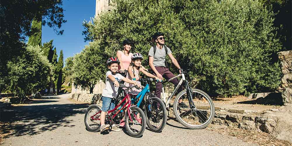 Easter-holidays-in-Provence-family-cycling-in-Vaucluse-south-of-France