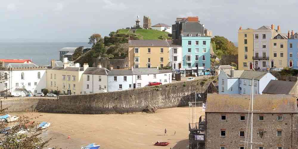view-of-tenby-harbour-colourful-harbour-colourful-buildings-seen-from-the-beach