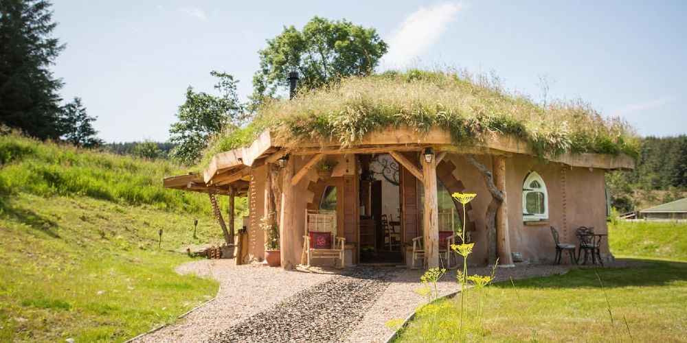 airbnb Hobbit House